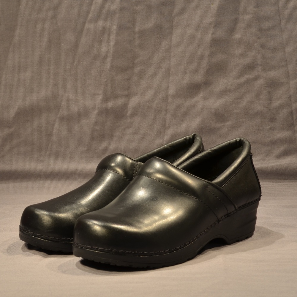 LL Bean Professional Leather Clogs WMNs 7M BRAZIL